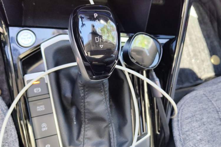 Used Volkswagen Tayron 2023 330TSI Two-Wheel-Drive R-Line High-Energy Version Gear Lever