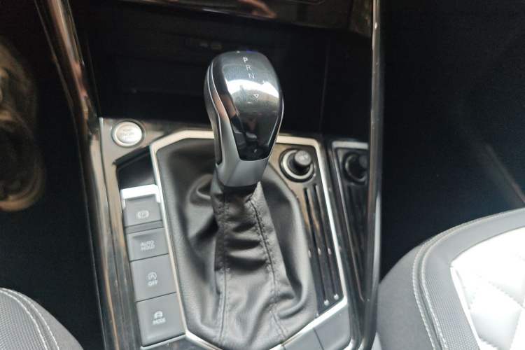 Used Volkswagen Tayron 2023 280TSI Two-Wheel-Drive Luxury Plus Advanced Version Gear Lever