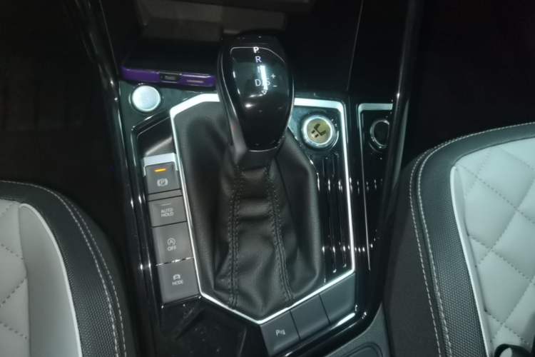 Used Volkswagen Tayron 2023 330TSI Two-Wheel-Drive Luxury Plus Advanced Version Gear Lever