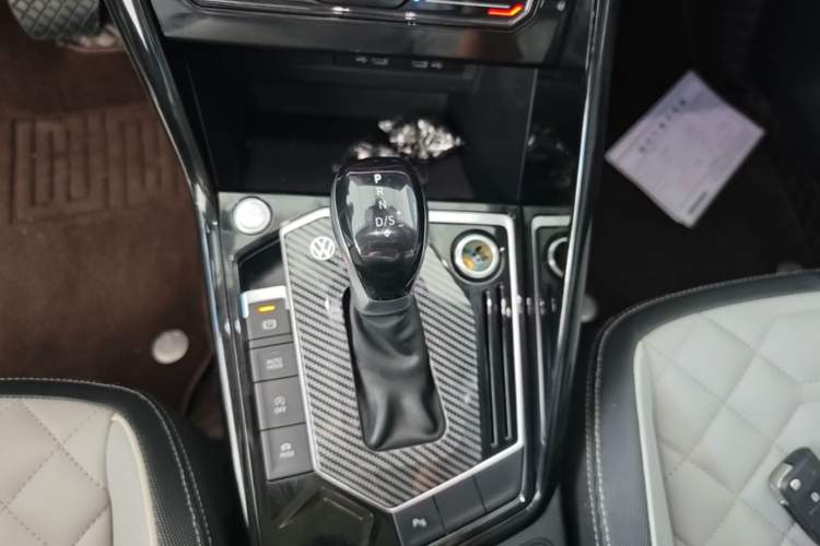 Used Volkswagen Tayron 2023 330TSI Two-Wheel-Drive Luxury Plus Advanced Version Gear Lever