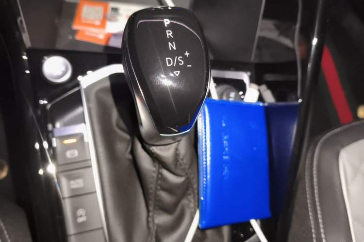 Used Volkswagen Tayron 2023 330TSI Two-Wheel-Drive Luxury Plus Advanced Version Gear Lever