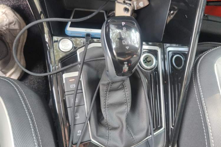 Used Volkswagen Tayron 2023 330TSI Two-Wheel-Drive Luxury Plus Advanced Version Gear Lever