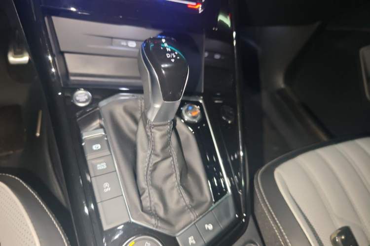 Used Volkswagen Tayron 2023 Revised Version 380TSI All-Wheel Drive R-Line Pro Smart Edition Gear Lever