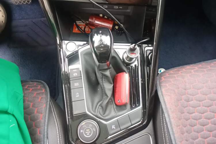 Used Volkswagen Tayron 2023 380TSI Four-Wheel Drive R-Line High-Energy Version Gear Lever