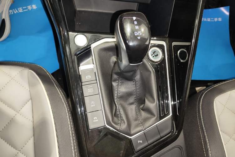 Used Volkswagen Tayron 2023 330TSI Two-Wheel-Drive Luxury Plus Advanced Version Gear Lever
