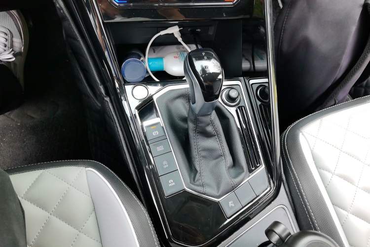 Used Volkswagen Tayron 2023 330TSI Two-Wheel-Drive R-Line High-Energy Version Gear Lever