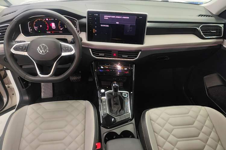 Used Volkswagen Tayron 2023 300TSI Two-Wheel-Drive Luxury Plus Advanced Edition Gear Lever