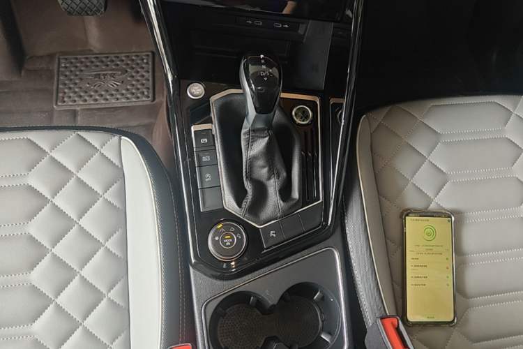 Used Volkswagen Tayron 2023 Revised Version 380TSI All-Wheel Drive R-Line High-Energy Edition Gear Lever