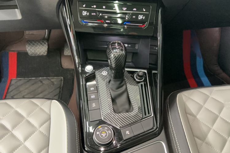 Used Volkswagen Tayron 2023 Revised Version 380TSI All-Wheel Drive R-Line High-Energy Edition Gear Lever