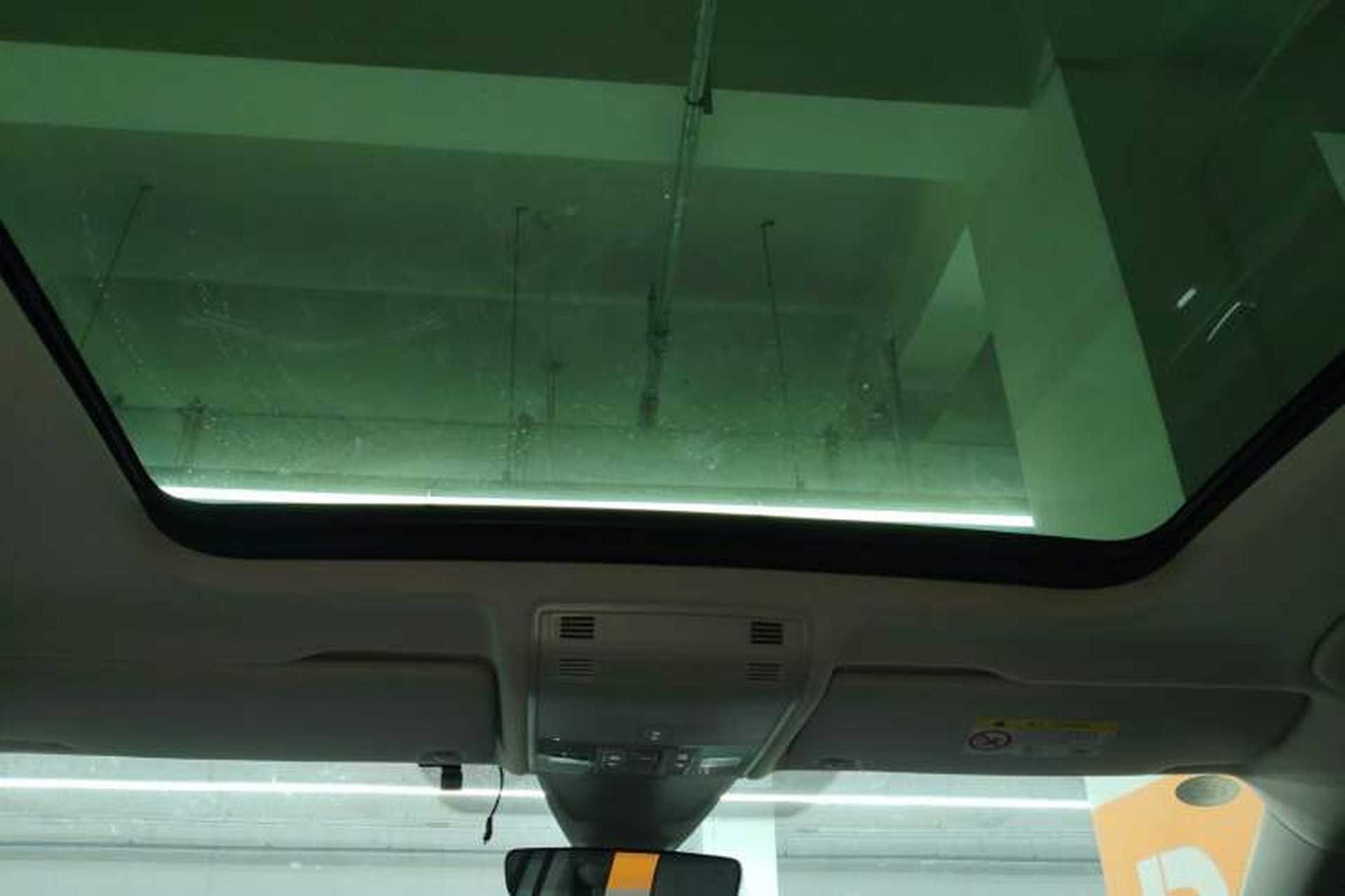 Used Volkswagen Tayron 2023 280TSI Two-Wheel-Drive Luxury Plus Advanced Version Headliner