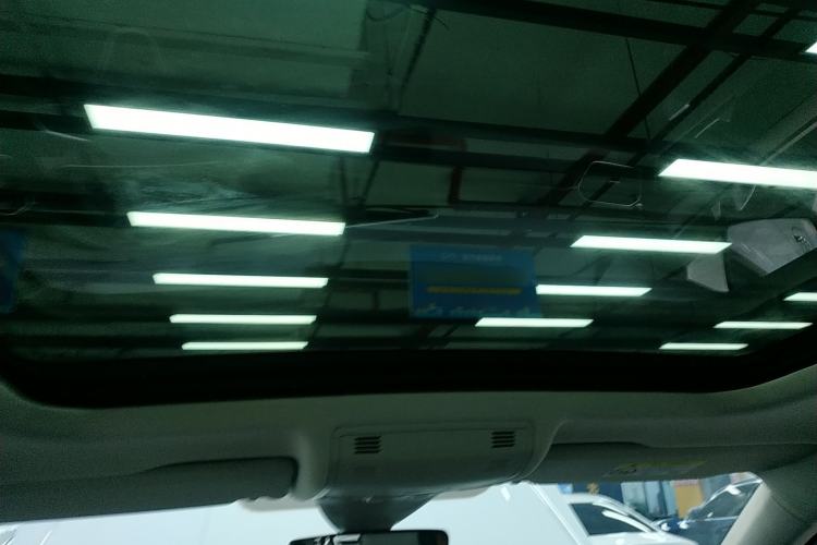 Used Volkswagen Tayron 2023 330TSI Two-Wheel-Drive Luxury Plus Advanced Version Headliner