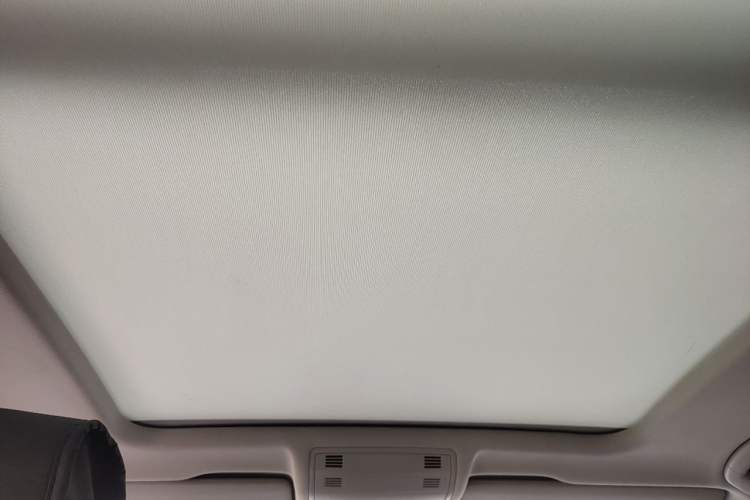 Used Volkswagen Tayron 2023 300TSI Two-Wheel-Drive Luxury Plus Advanced Edition Headliner