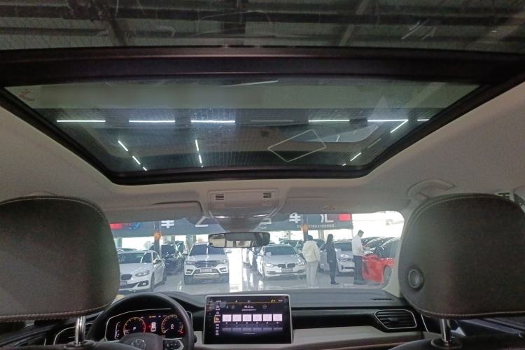 Used Volkswagen Tayron 2023 330TSI Two-Wheel-Drive Luxury Plus Advanced Version Headliner