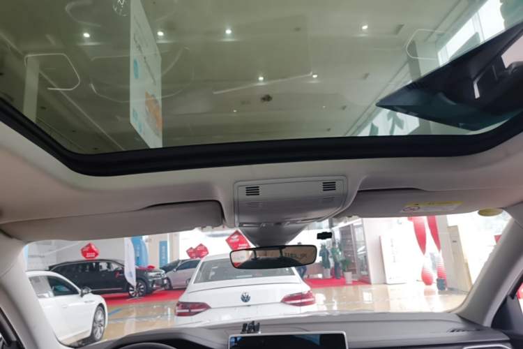 Used Volkswagen Tayron 2023 300TSI Two-Wheel-Drive Luxury Plus Advanced Edition Headliner