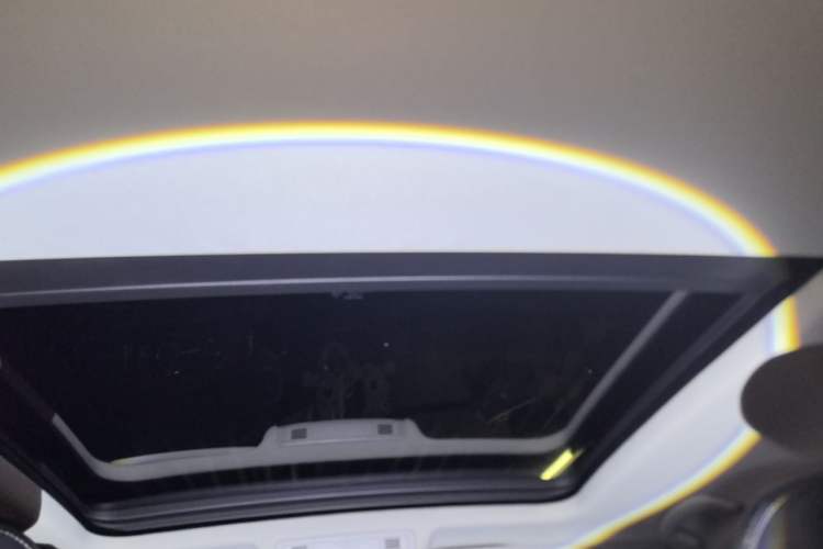 Used Volkswagen Tayron 2023 330TSI Two-Wheel-Drive Luxury Plus Advanced Version Headliner