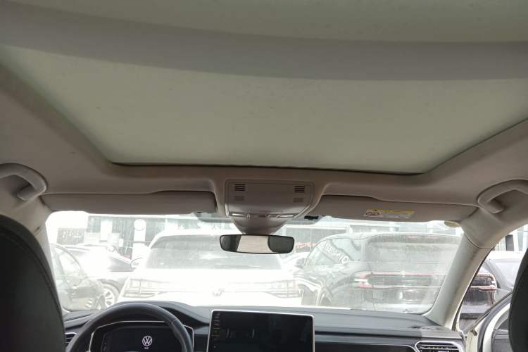 Used Volkswagen Tayron 2023 300TSI Two-Wheel-Drive Luxury Plus Advanced Edition Headliner