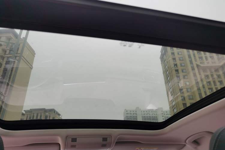 Used Volkswagen Tayron 2023 280TSI Two-Wheel-Drive Luxury Plus Advanced Version Headliner