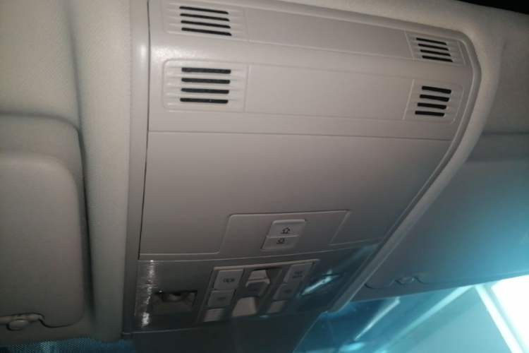 Used Volkswagen Tayron 2023 Revised Version 380TSI All-Wheel Drive R-Line High-Energy Edition Headliner