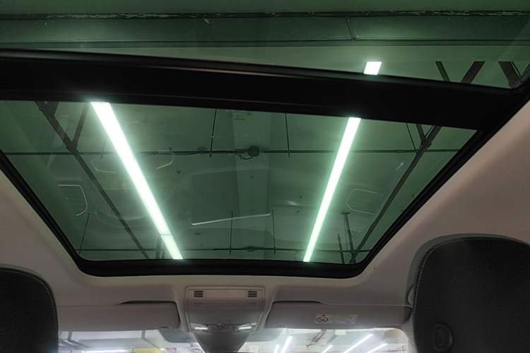Used Volkswagen Tayron 2023 300TSI Two-Wheel-Drive Luxury Plus Advanced Edition Headliner