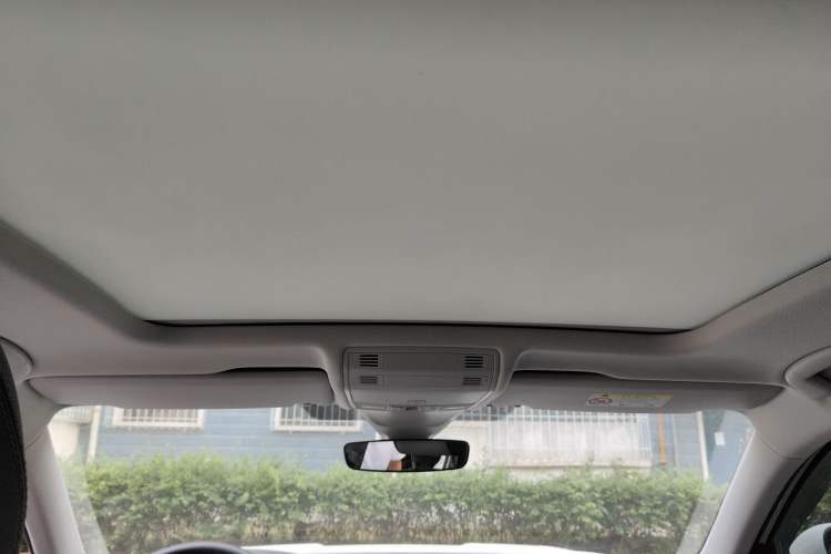 Used Volkswagen Tayron 2023 330TSI Two-Wheel-Drive Luxury Plus Advanced Version Headliner