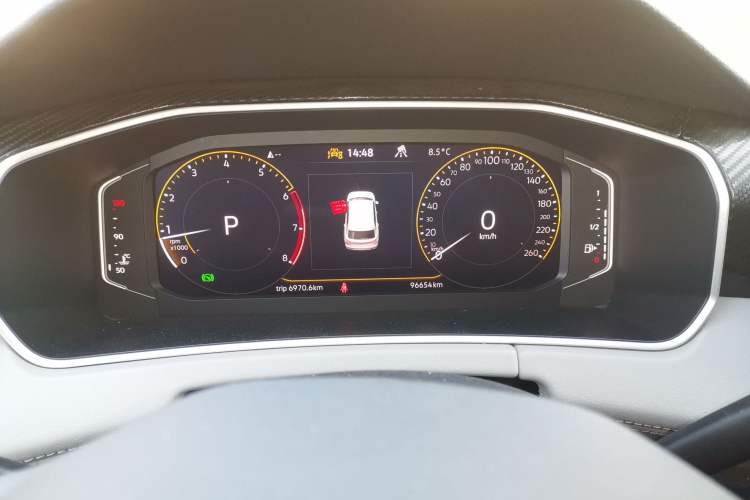 Used Volkswagen Tayron 2023 300TSI Two-Wheel-Drive Luxury Plus Advanced Edition Instrument Cluster