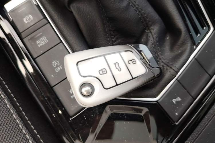 Used Volkswagen Tayron 2023 300TSI Two-Wheel-Drive Luxury Plus Advanced Edition Interior 1