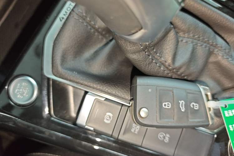 Used Volkswagen Tayron 2023 Revised Version 380TSI All-Wheel Drive R-Line High-Energy Edition Interior 1