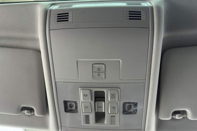 Used Volkswagen Tayron 2023 330TSI Two-Wheel-Drive R-Line High-Energy Version Interior 2