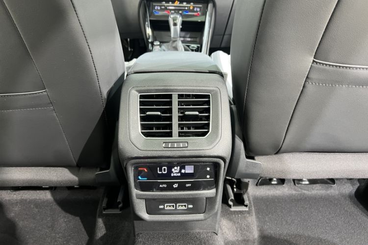 Used Volkswagen Tayron 2023 280TSI Two-Wheel-Drive Luxury Plus Advanced Version Interior 2