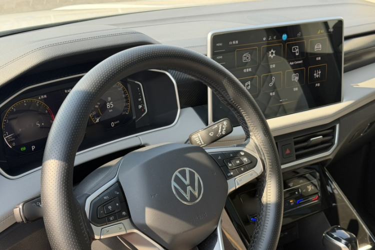 Used Volkswagen Tayron 2023 330TSI Two-Wheel-Drive Luxury Plus Advanced Version Interior 2