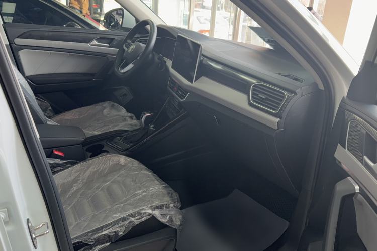 Used Volkswagen Tayron 2023 300TSI Two-Wheel-Drive Luxury Plus Advanced Edition Interior 3