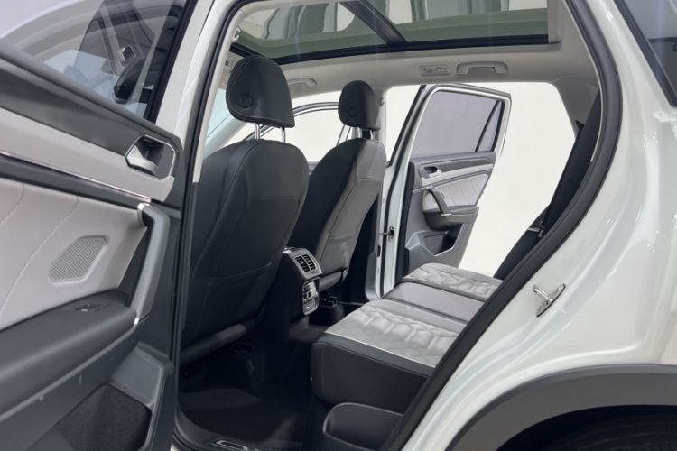 Used Volkswagen Tayron 2023 280TSI Two-Wheel-Drive Luxury Plus Advanced Version Interior 5
