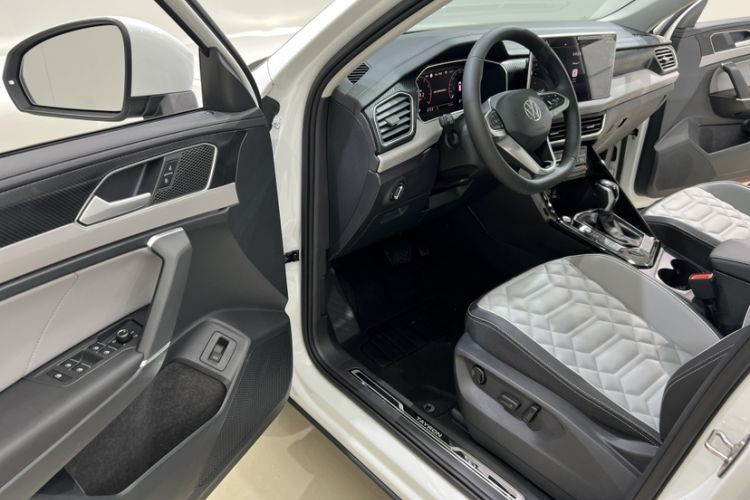 Used Volkswagen Tayron 2023 280TSI Two-Wheel-Drive Luxury Plus Advanced Version Interior 6