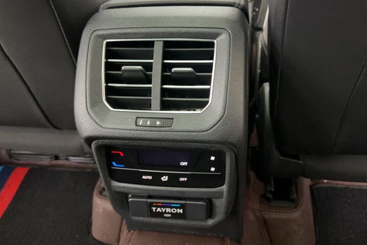 Used Volkswagen Tayron 2023 Revised Version 380TSI All-Wheel Drive R-Line High-Energy Edition Interior 7