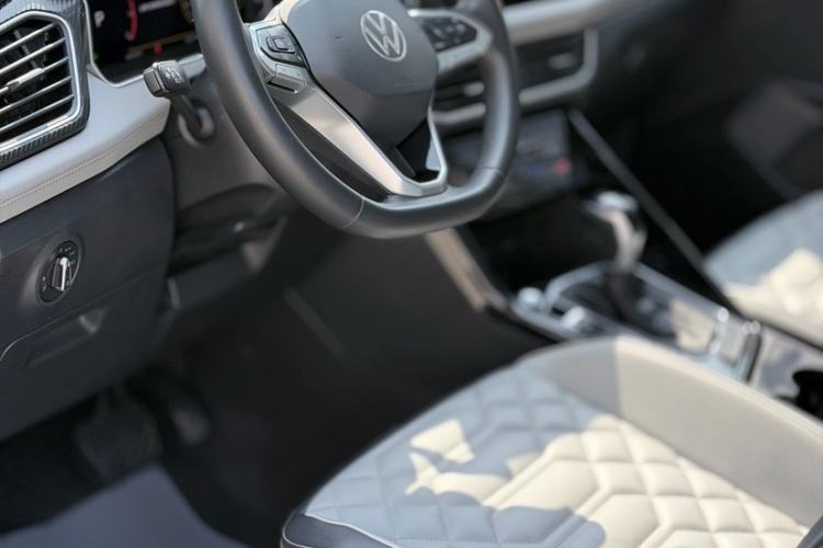 Used Volkswagen Tayron 2023 300TSI Two-Wheel-Drive Luxury Plus Advanced Edition Interior 8