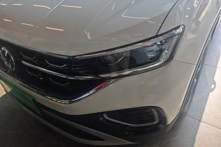 Used Volkswagen Tayron 2023 330TSI Two-Wheel-Drive Luxury Plus Advanced Version Left Front Headlight
