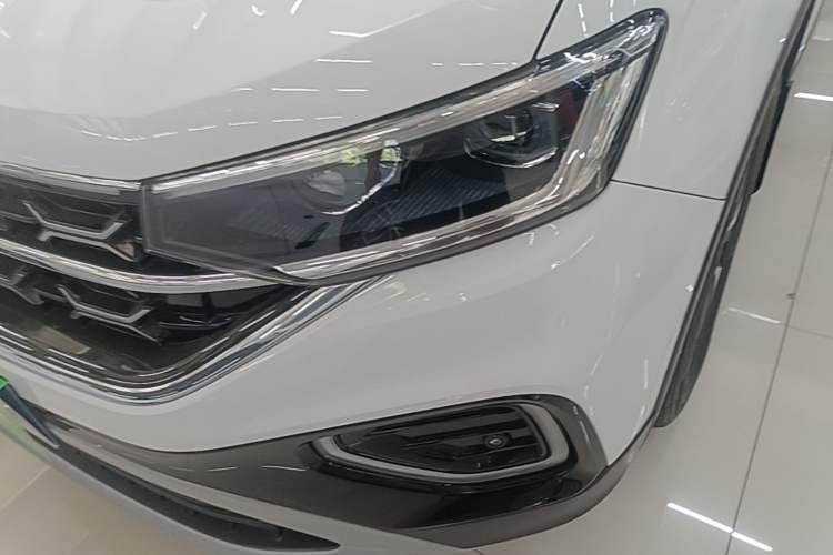 Used Volkswagen Tayron 2023 330TSI Two-Wheel-Drive Luxury Plus Advanced Version Left Front Headlight