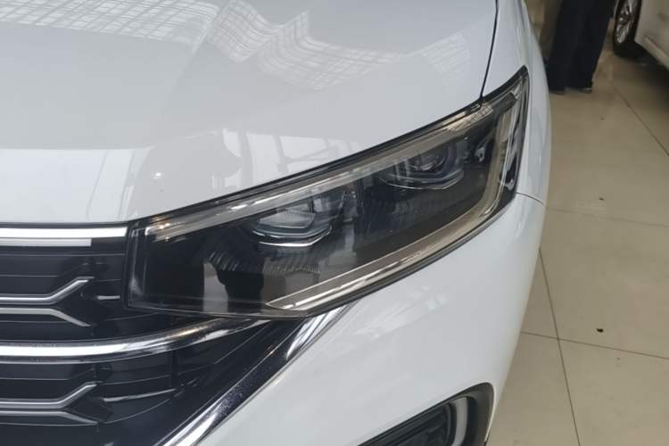 Used Volkswagen Tayron 2023 300TSI Two-Wheel-Drive Luxury Plus Advanced Edition Left Front Headlight