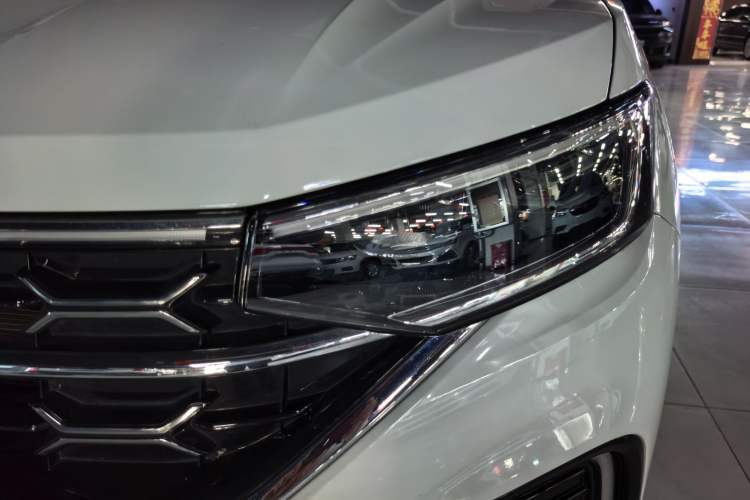 Used Volkswagen Tayron 2023 300TSI Two-Wheel-Drive Luxury Plus Advanced Edition Left Front Headlight