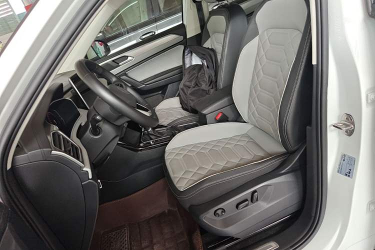 Used Volkswagen Tayron 2023 Revised Version 380TSI All-Wheel Drive R-Line High-Energy Edition Left Front Seat
