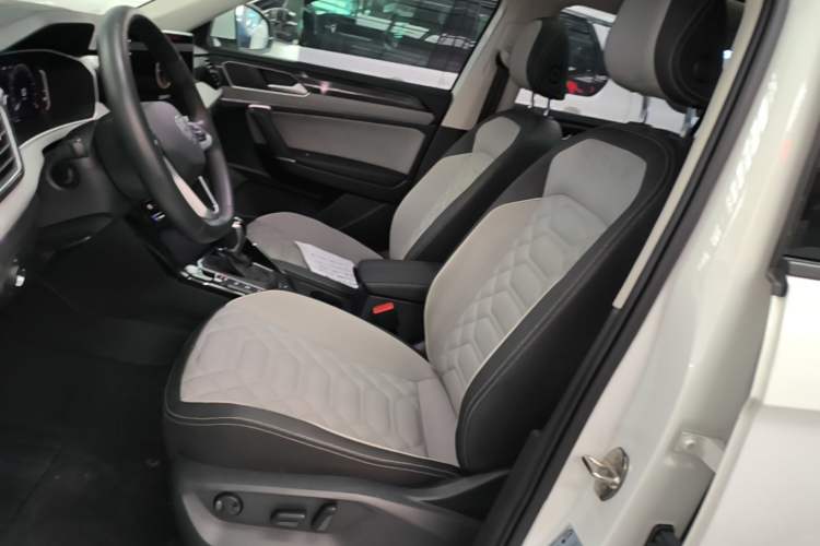Used Volkswagen Tayron 2023 330TSI Two-Wheel-Drive Luxury Plus Advanced Version Left Front Seat