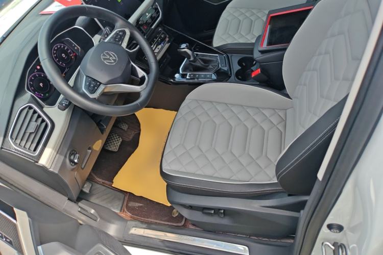 Used Volkswagen Tayron 2023 330TSI Two-Wheel-Drive Luxury Plus Advanced Version Left Front Seat