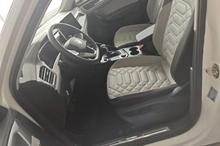 Used Volkswagen Tayron 2023 Revised Version 380TSI All-Wheel Drive R-Line High-Energy Edition Left Front Seat