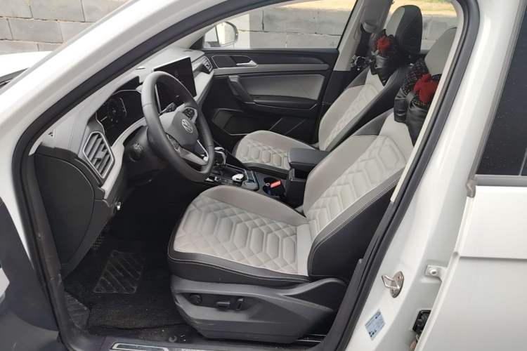 Used Volkswagen Tayron 2023 300TSI Two-Wheel-Drive Luxury Plus Advanced Edition Left Front Seat