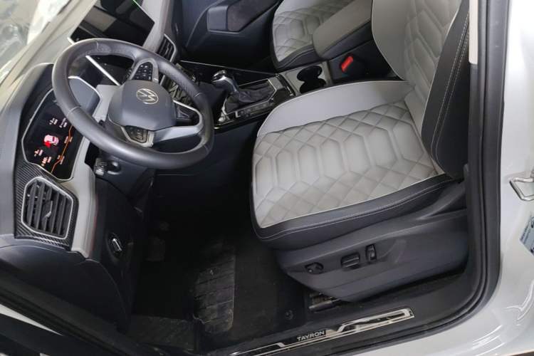 Used Volkswagen Tayron 2023 280TSI Two-Wheel-Drive Luxury Plus Advanced Version Left Front Seat