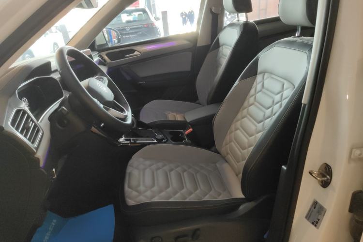 Used Volkswagen Tayron 2023 Revised Version 380TSI All-Wheel Drive R-Line High-Energy Edition Left Front Seat