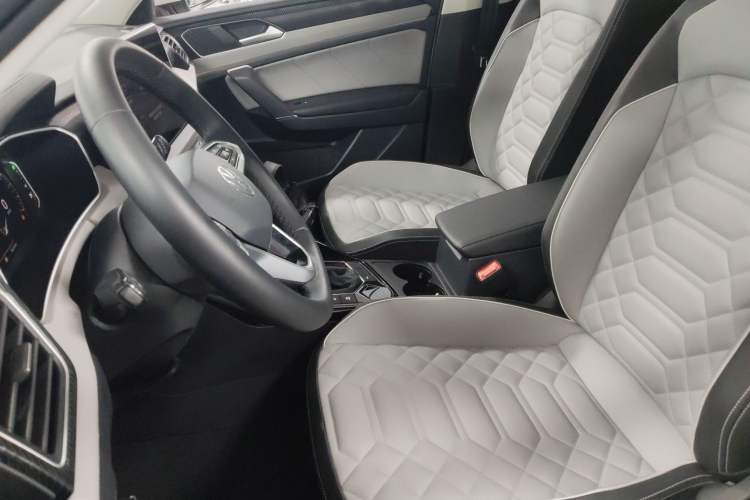Used Volkswagen Tayron 2023 280TSI Two-Wheel-Drive Luxury Plus Advanced Version Left Front Seat