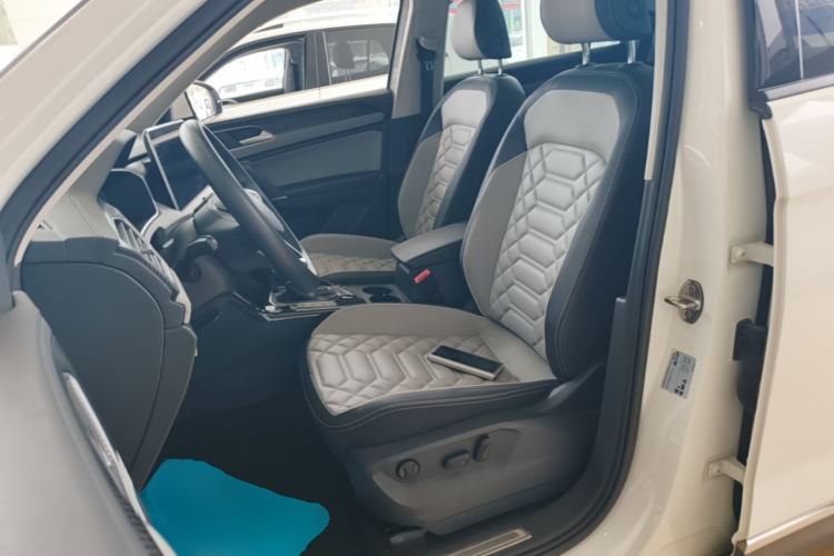 Used Volkswagen Tayron 2023 300TSI Two-Wheel-Drive Luxury Plus Advanced Edition Left Front Seat