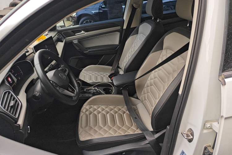 Used Volkswagen Tayron 2023 330TSI Two-Wheel-Drive Luxury Plus Advanced Version Left Front Seat
