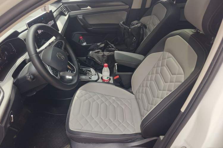Used Volkswagen Tayron 2023 300TSI Two-Wheel-Drive Luxury Plus Advanced Edition Left Front Seat